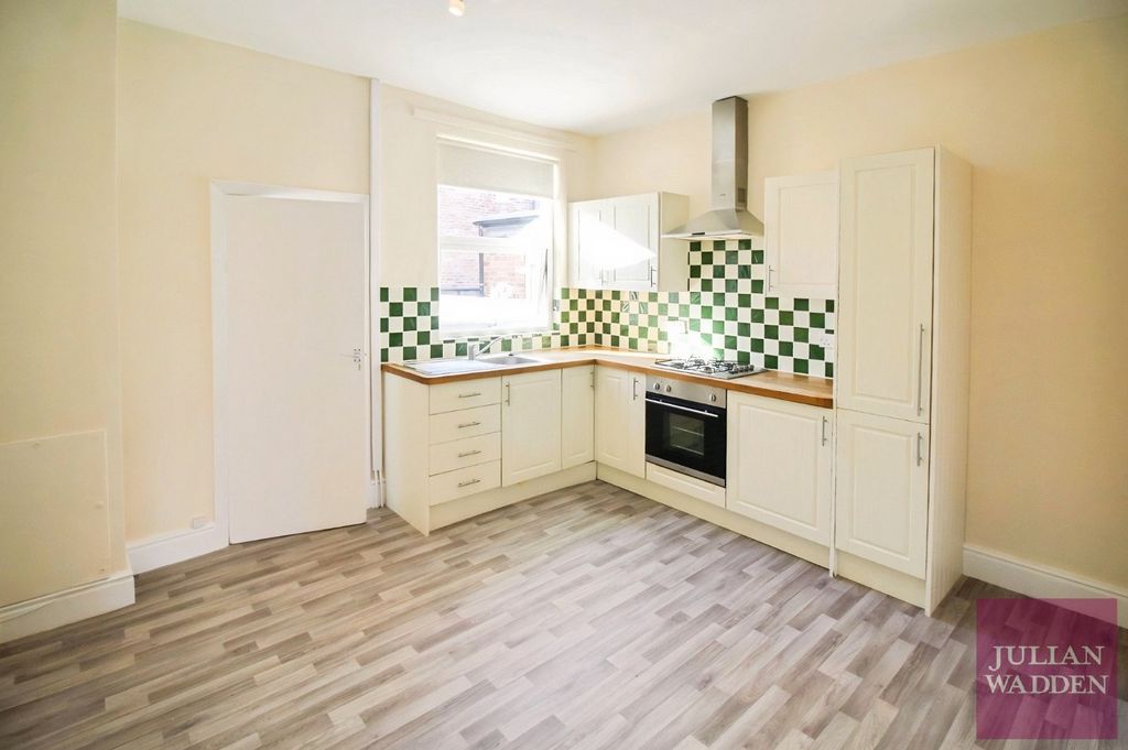 Property photo 3 of 8 Picture No. 16