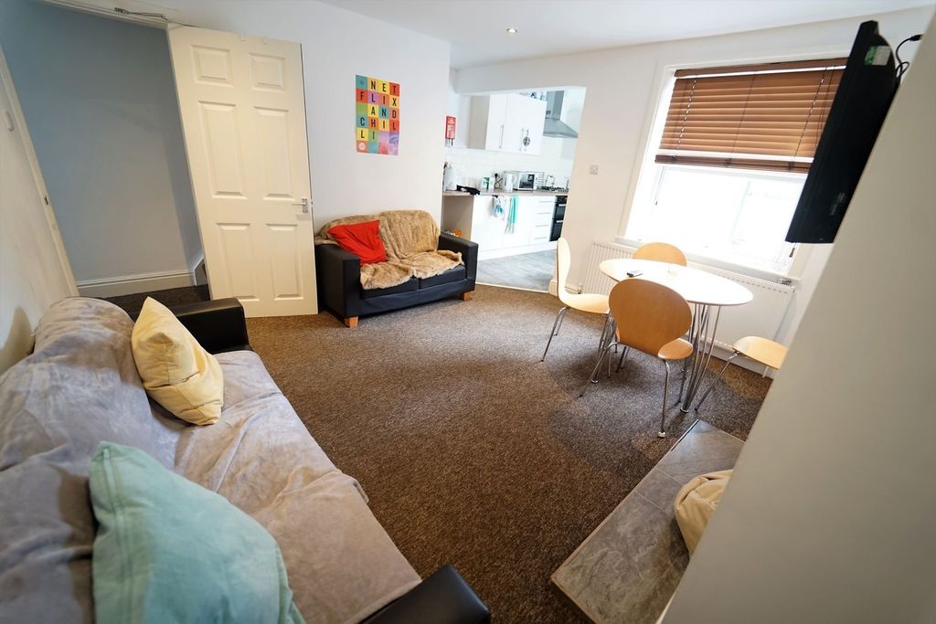 Property photo 1 of 10 Picture No. 07