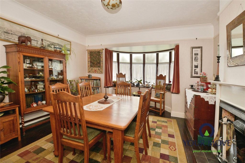 Property photo 3 of 26 Dining Room