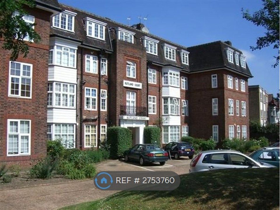 Property photo 3 of 8 Building