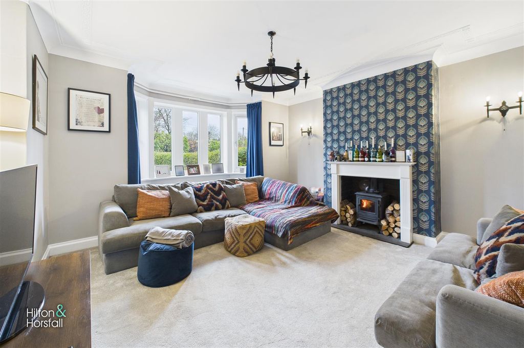 Property photo 2 of 23 Glen View Road