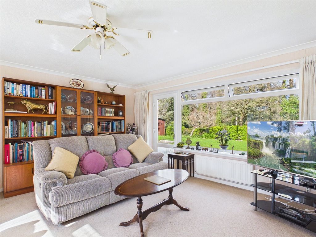 Property photo 3 of 11 Picture No. 12