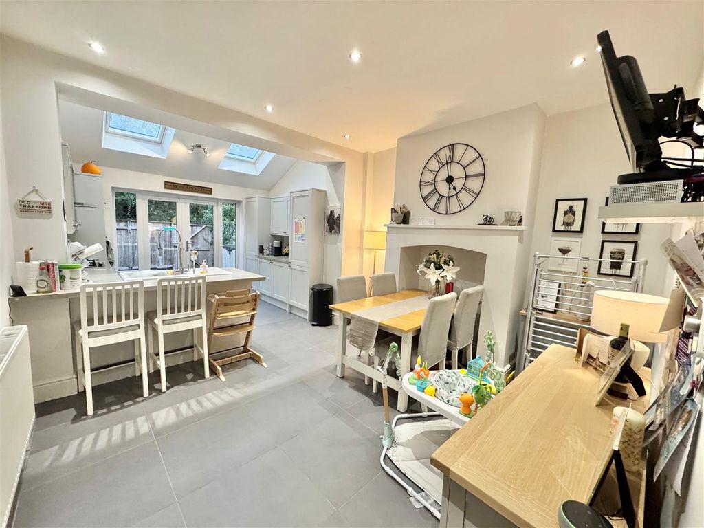 Property photo 2 of 9