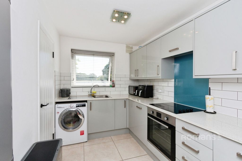 Property photo 3 of 10 Pbox-Img.Jpg