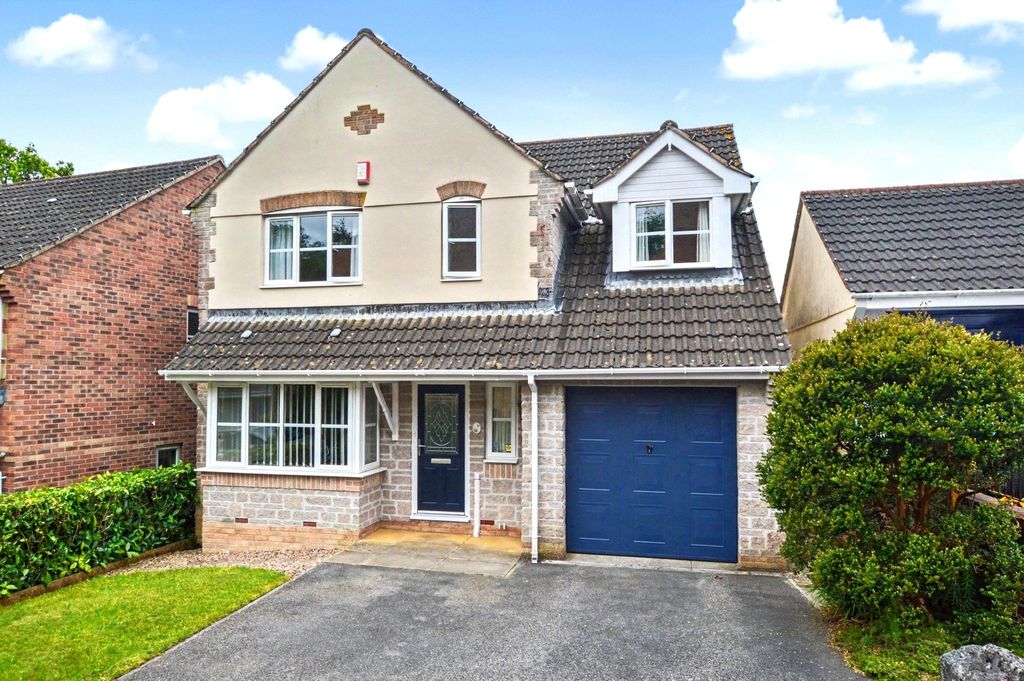 Property photo 1 of 17 1 - Front