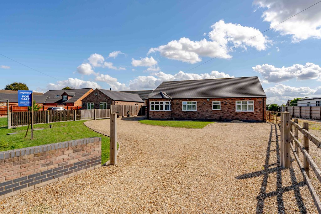 Property photo 1 of 28