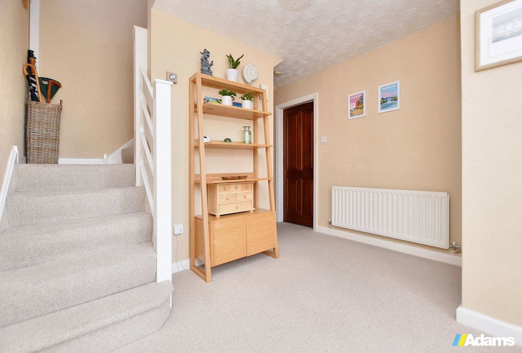 Property photo 3 of 33