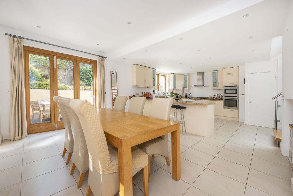 Property photo 3 of 17 Dining