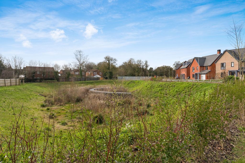 Property photo 2 of 25