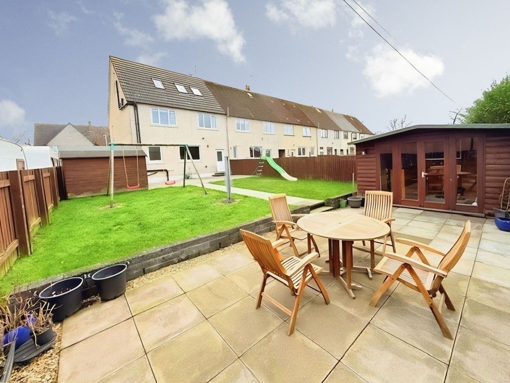 Property photo 2 of 33