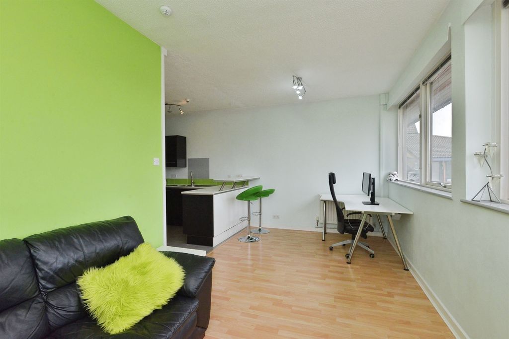 Property photo 3 of 7