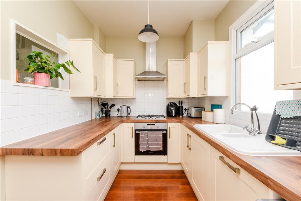 Property photo 3 of 8 Kitchen/Diner