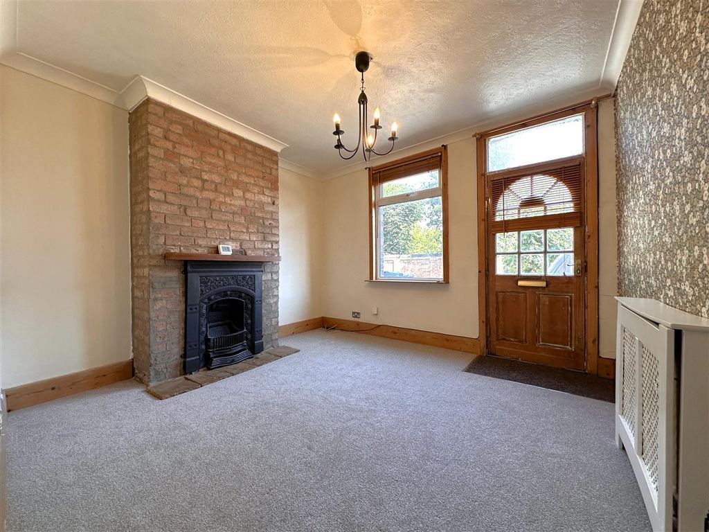 Property photo 2 of 12 Lounge 123