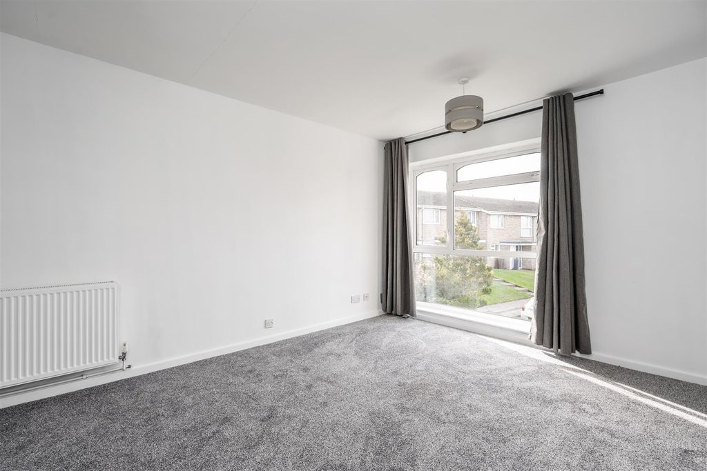 Property photo 2 of 8 17 Greenland Rise_5.Jpg