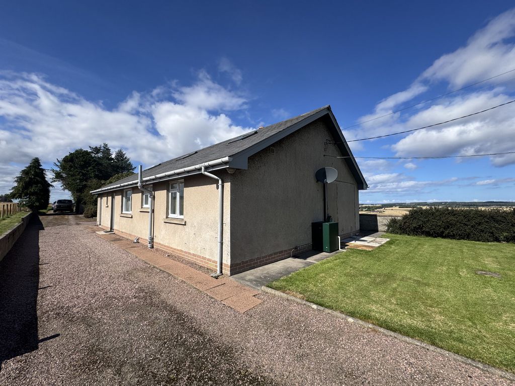 Property photo 3 of 23