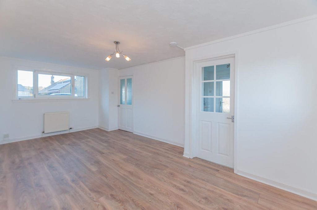 Property photo 2 of 12 Lounge