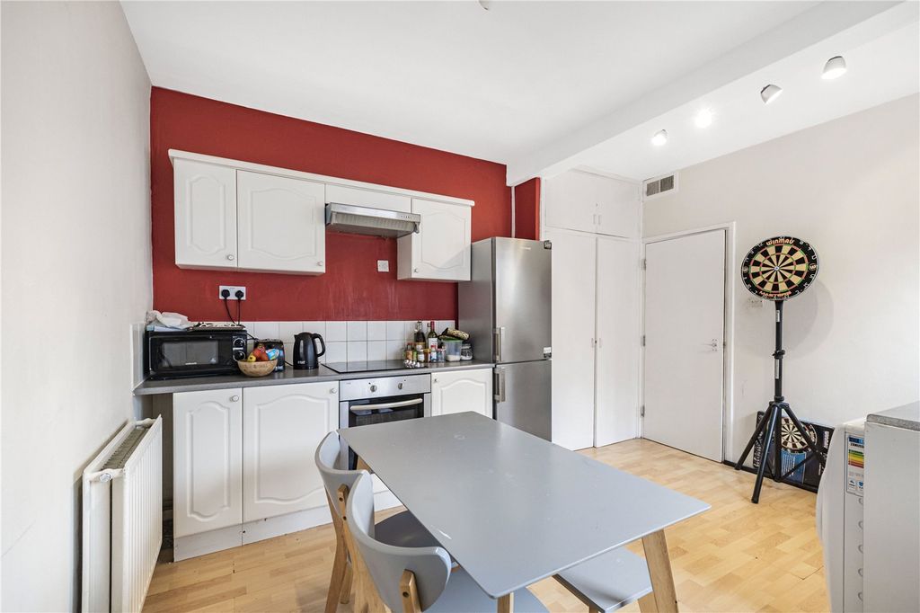 Property photo 3 of 20 Kitchen