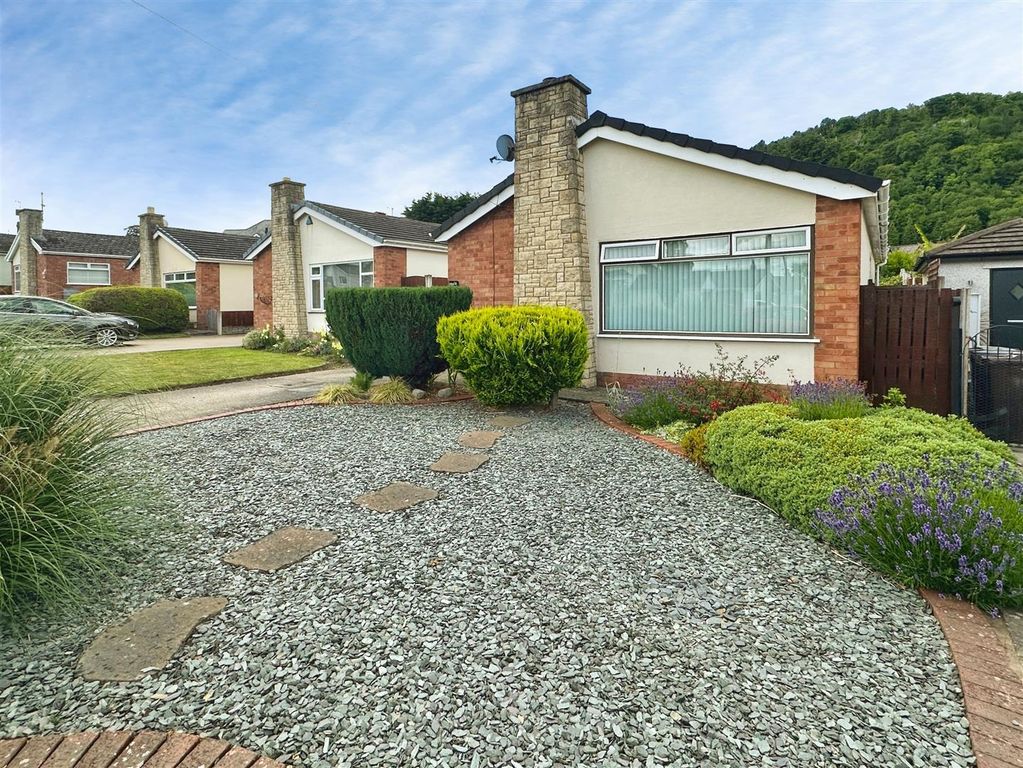 Property photo 1 of 15 Front Aspect.Jpg