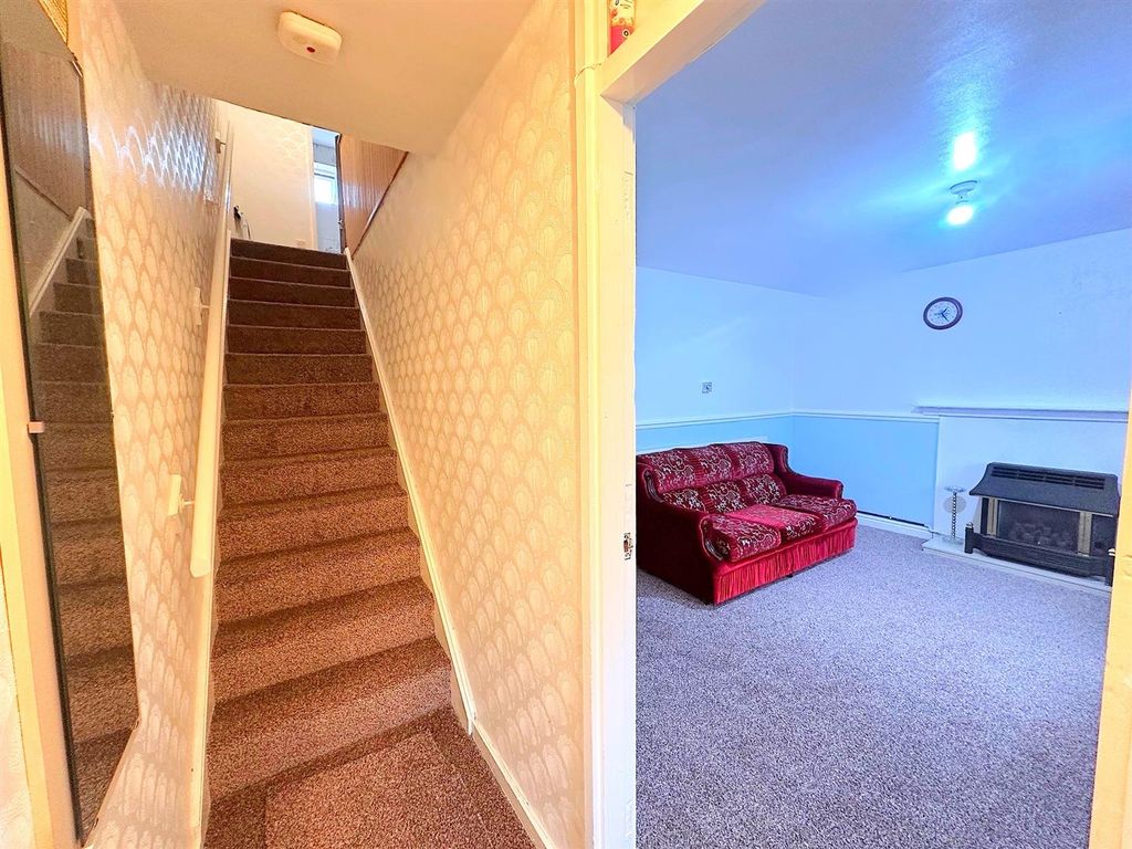 Property photo 2 of 12 33.Jpg