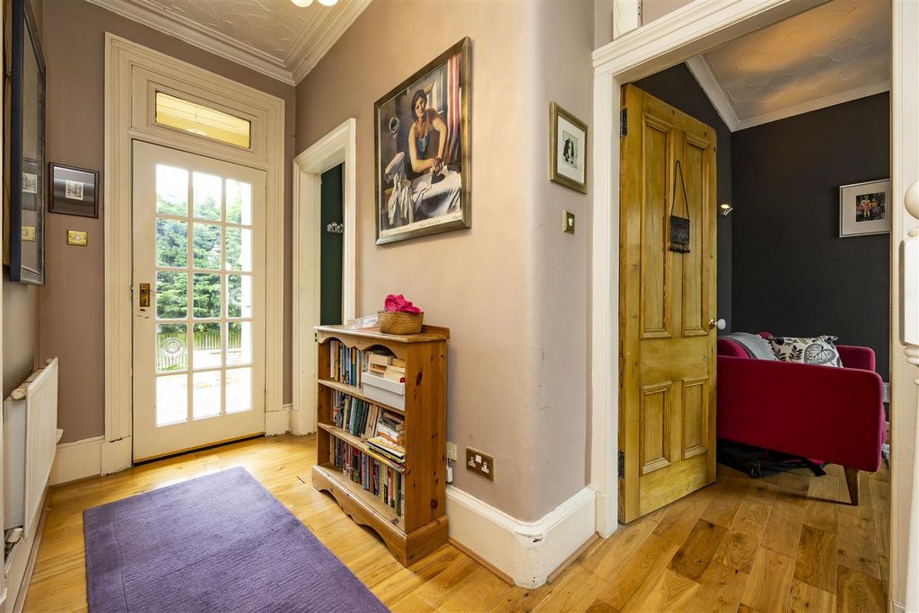 Property photo 2 of 23 45_Donaldson_Street_Kirkintilloch_013.Jpg