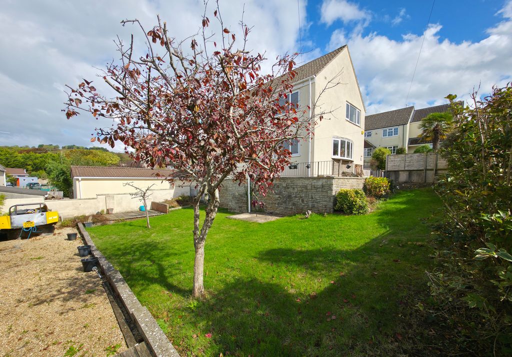 Property photo 3 of 28 Gallery