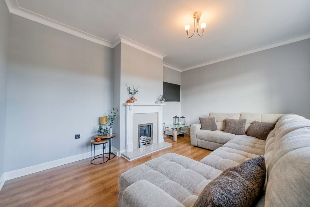 Property photo 3 of 23