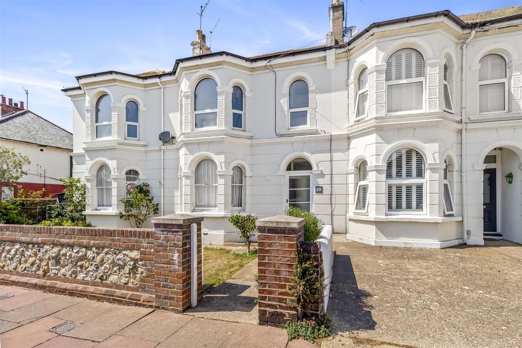 Property photo 1 of 14 Fff 29 Westcourt Road-014.Jpg