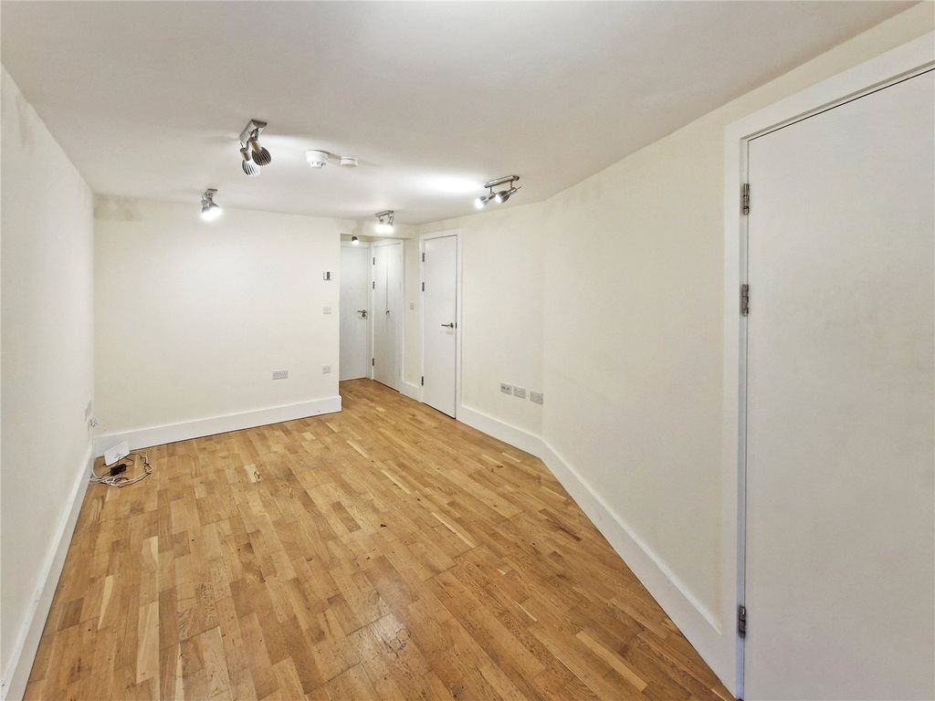 Property photo 2 of 5 Picture No. 02