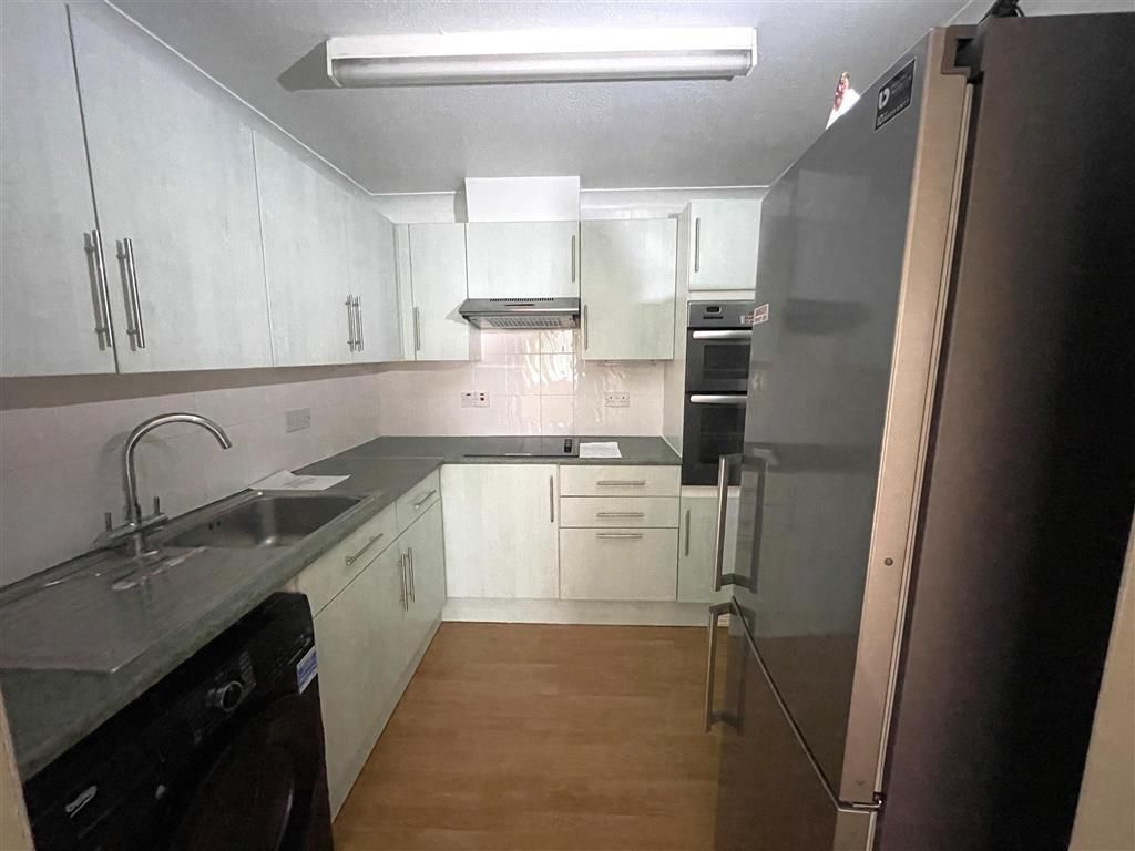 Property photo 2 of 4 Kitchen