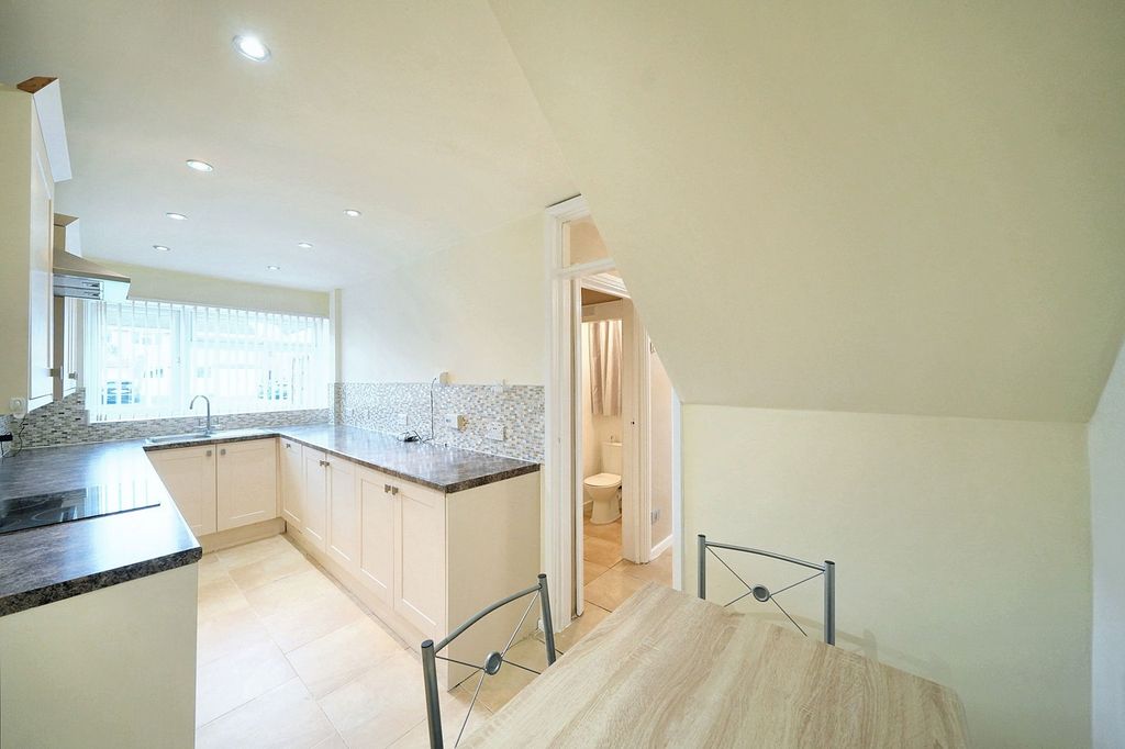 Property photo 2 of 26