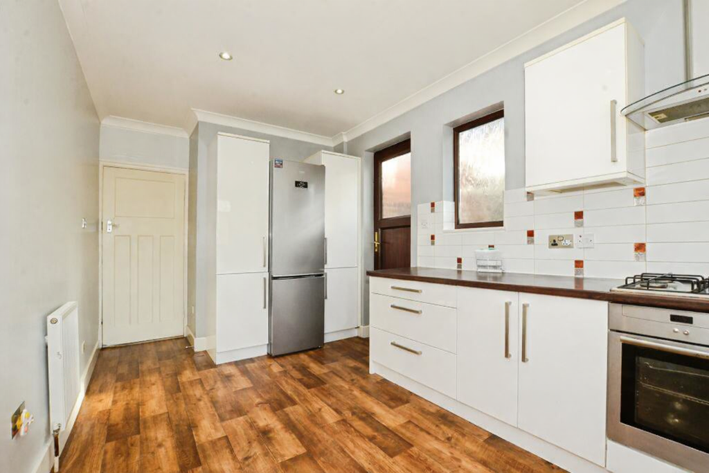 Property photo 3 of 13 Kitchen