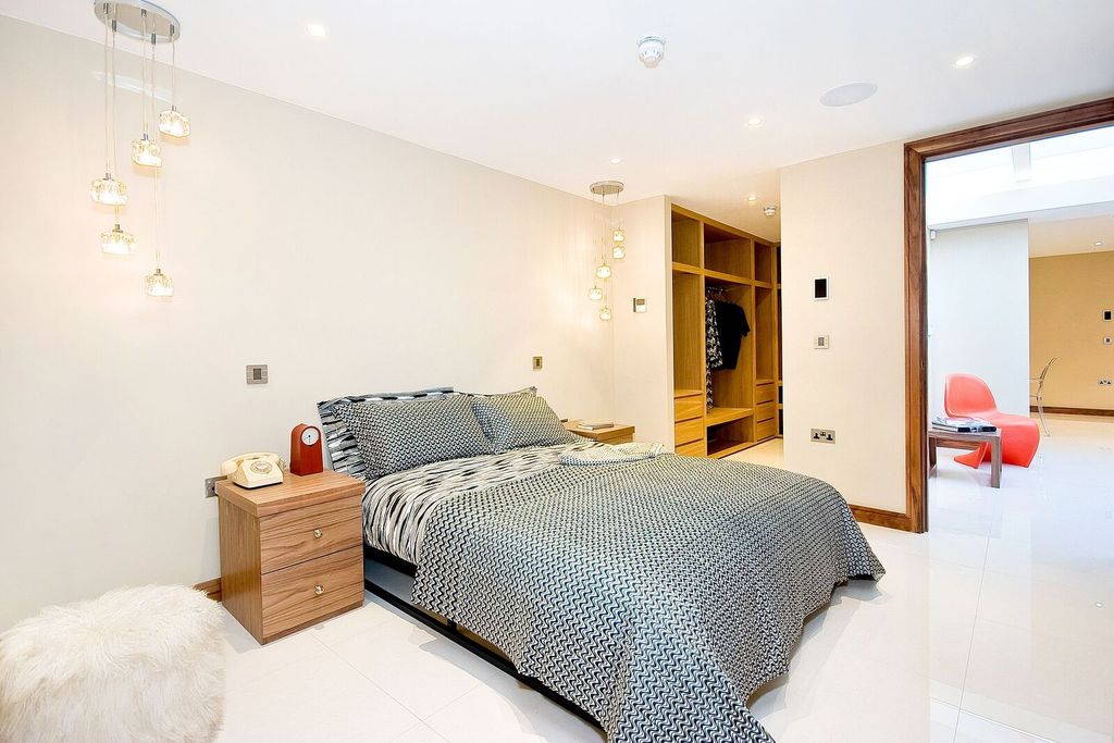 Property photo 3 of 38