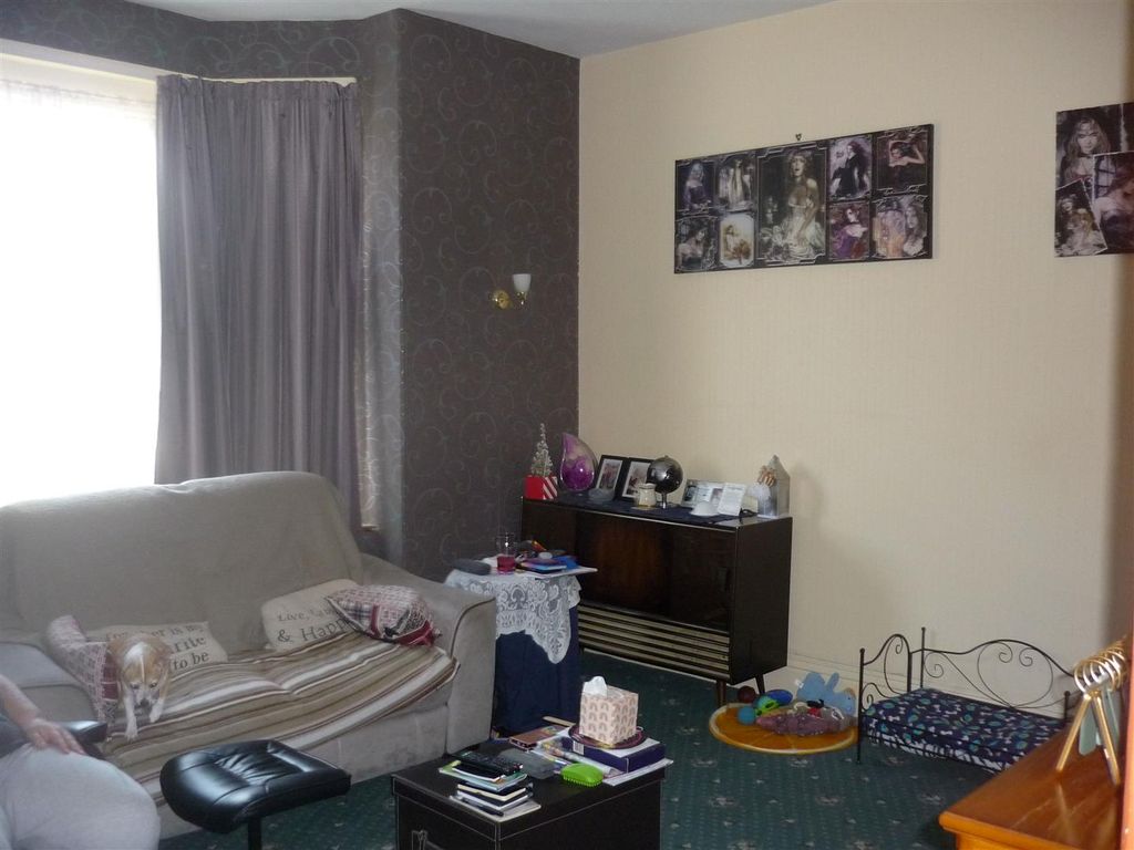Property photo 2 of 9 Living Room.Jpg