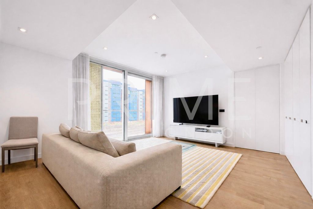 Property photo 3 of 17 Living.Jpeg