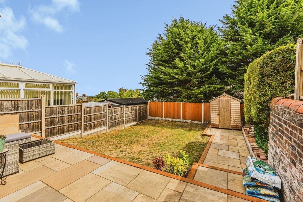 Property photo 3 of 13 Garden