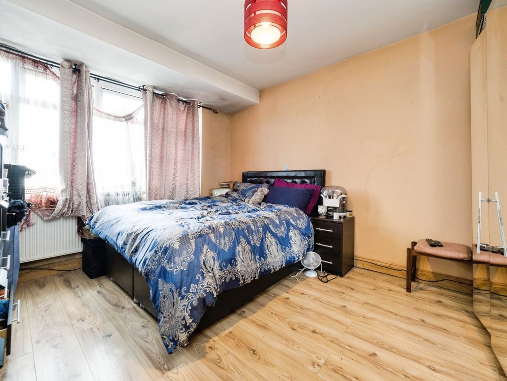 Property photo 3 of 17 Bedroom 1