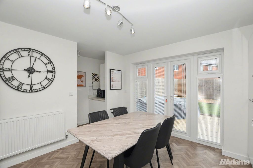 Property photo 3 of 28