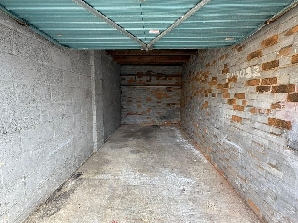 Property photo 3 of 4