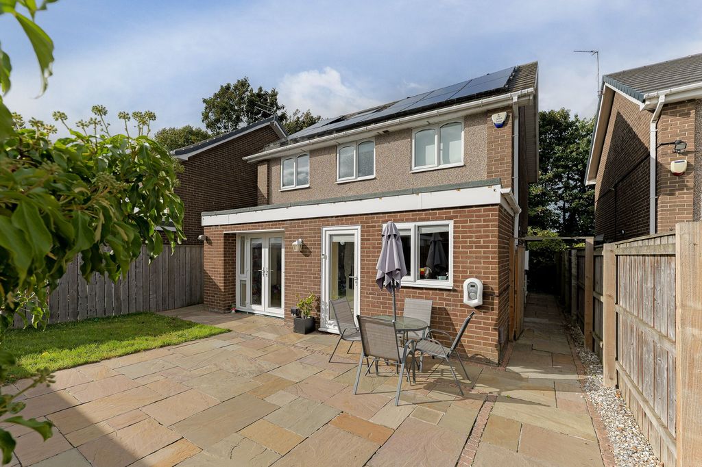 Property photo 1 of 15 External