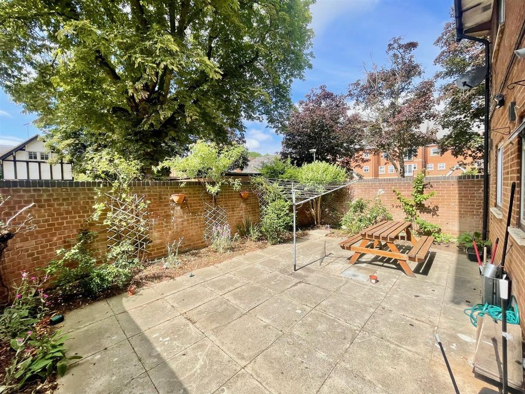 Property photo 2 of 12