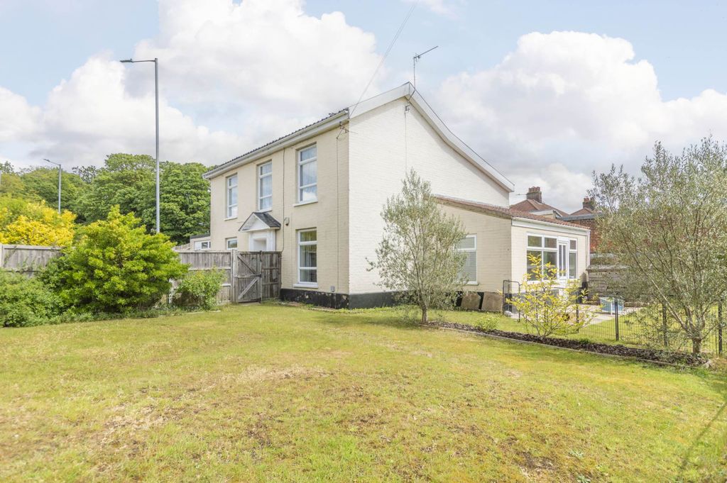Property photo 1 of 24