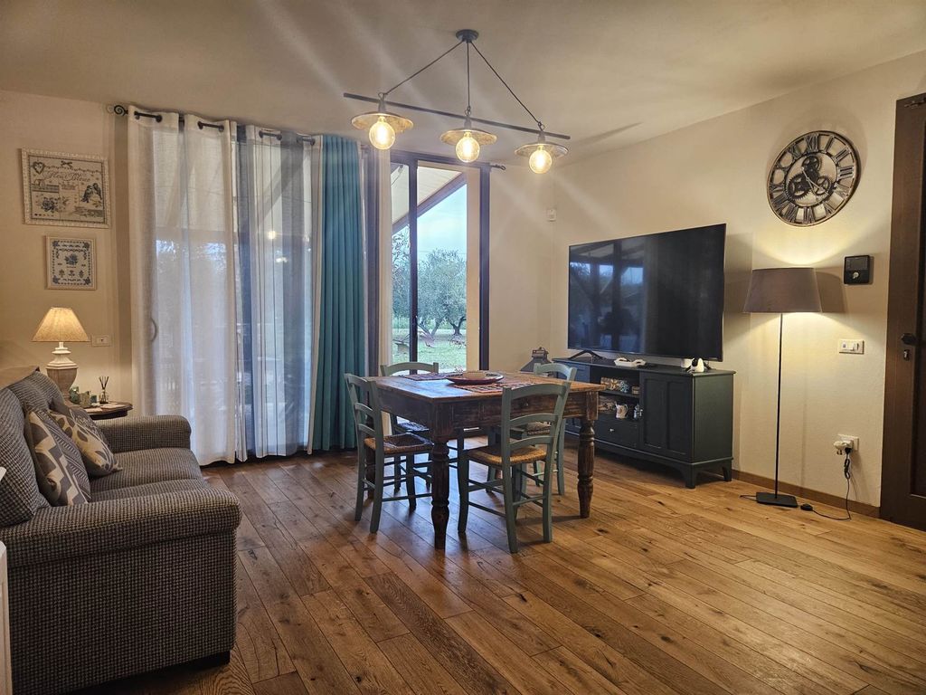 Property photo 2 of 29