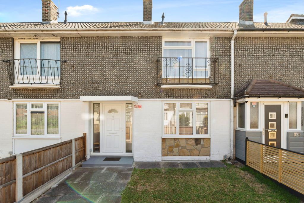 Property photo 2 of 18