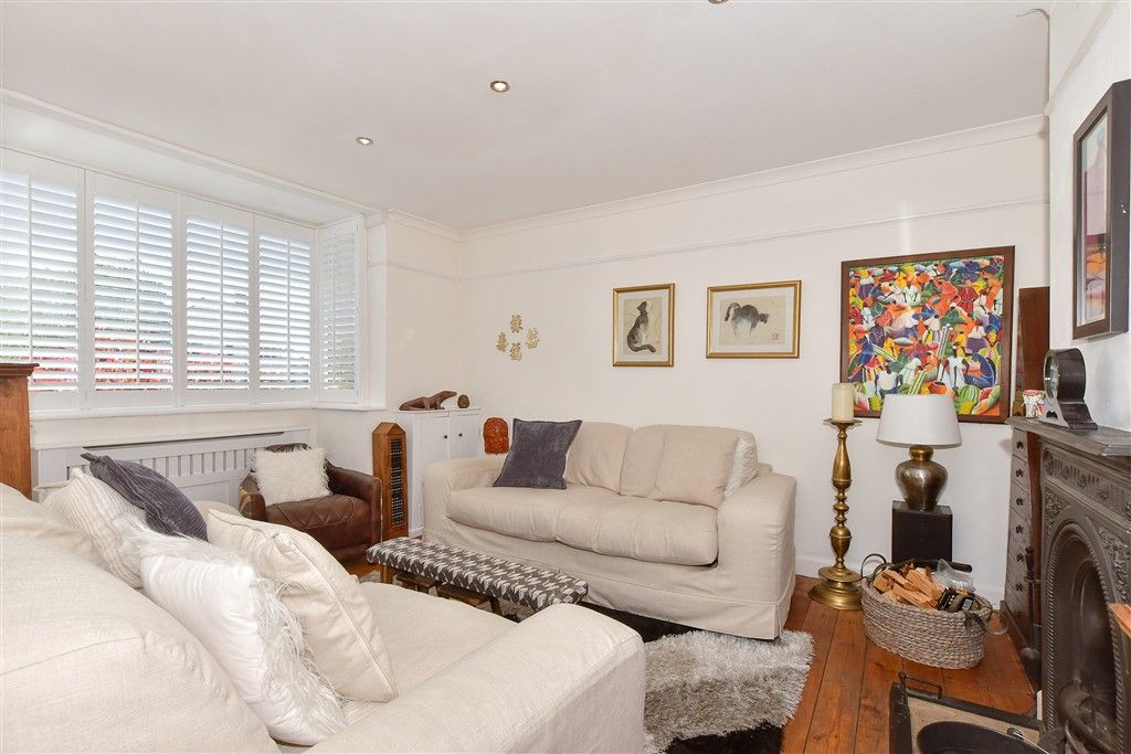 Property photo 2 of 14 Sitting Room