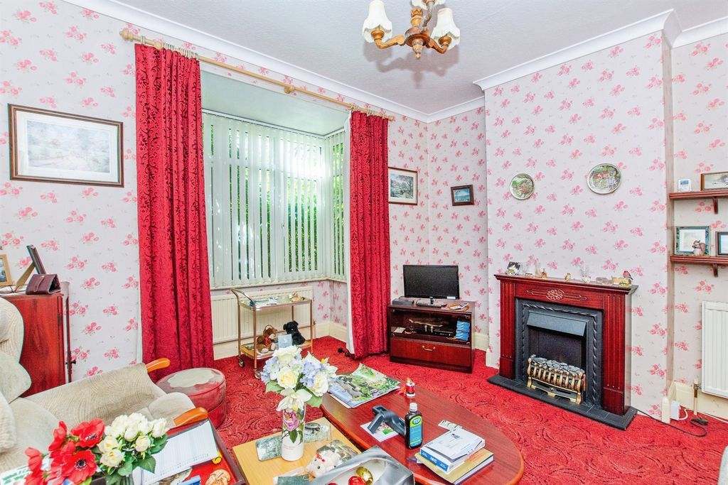 Property photo 3 of 13