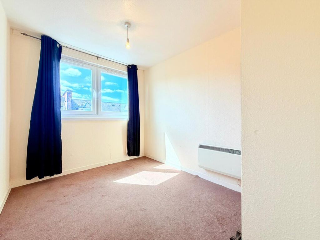 Property photo 2 of 11 Image 02