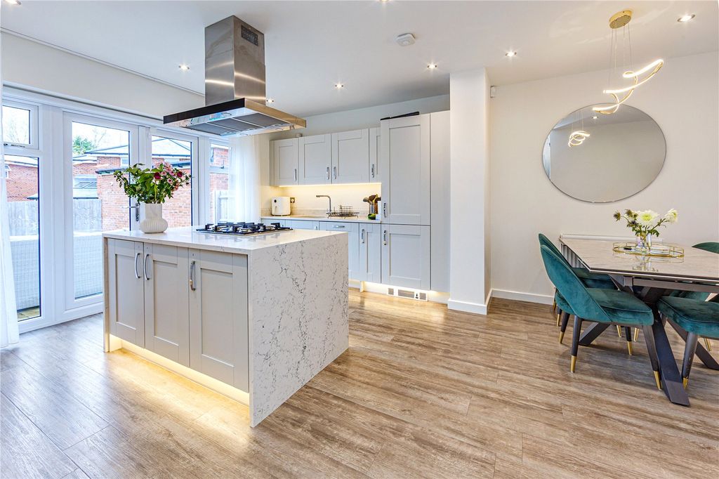 Property photo 2 of 21 Picture No. 05