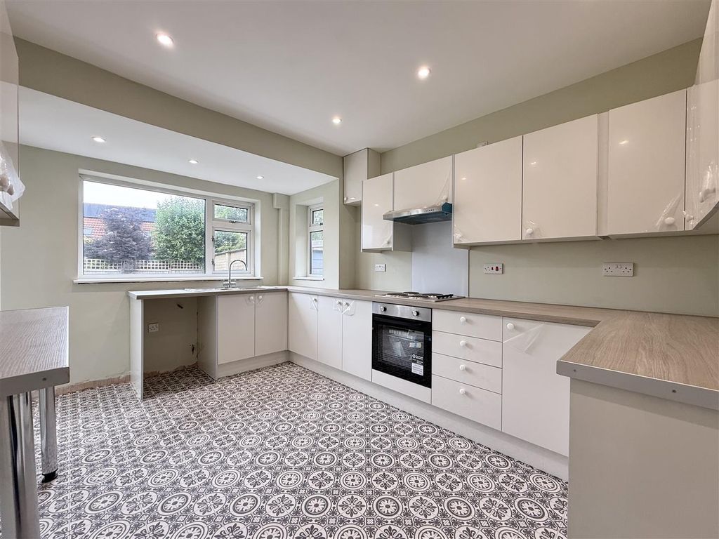 Property photo 2 of 17 2