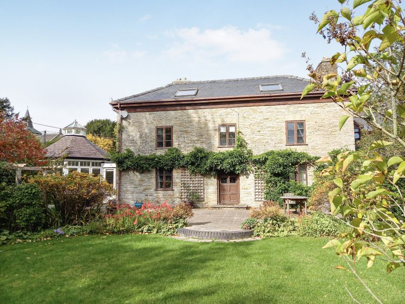 Property photo 2 of 20 Detached Period Family House