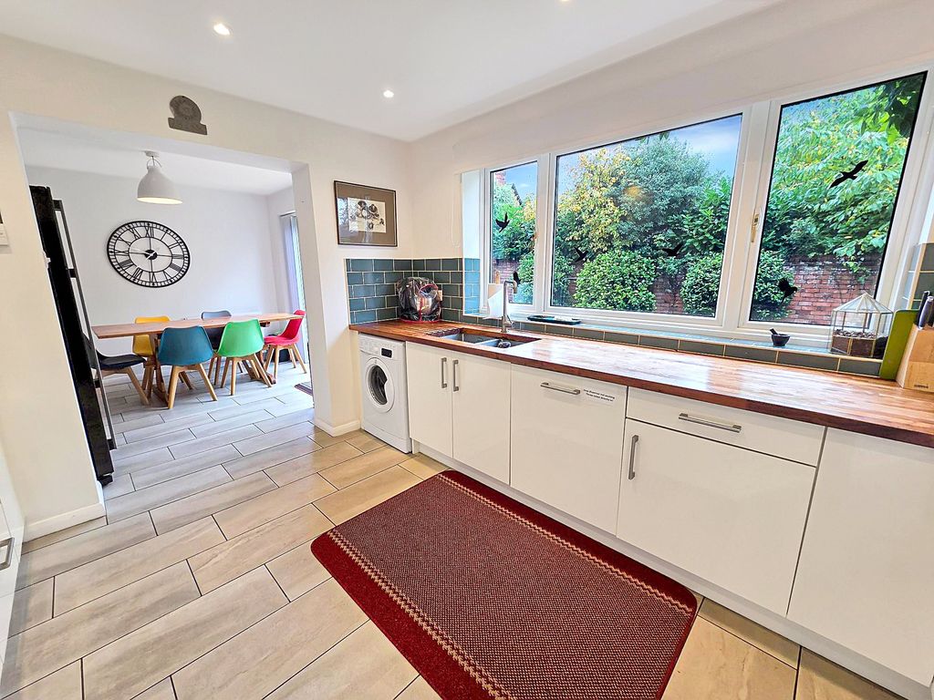 Property photo 2 of 25 Picture No. 29